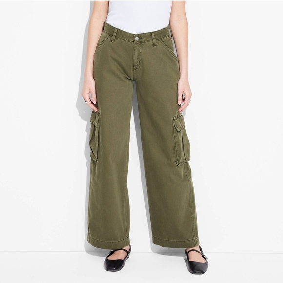Wild Fable Women's Mid-Rise Cargo Baggy Jeans Olive 4 - Picture 1 of 3